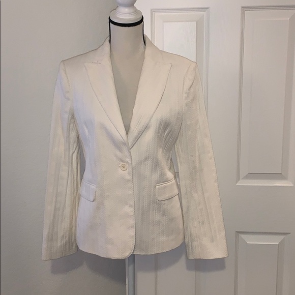 BCBGMaxAzria Jackets & Blazers - BCBGMAXAZRIA Blazer